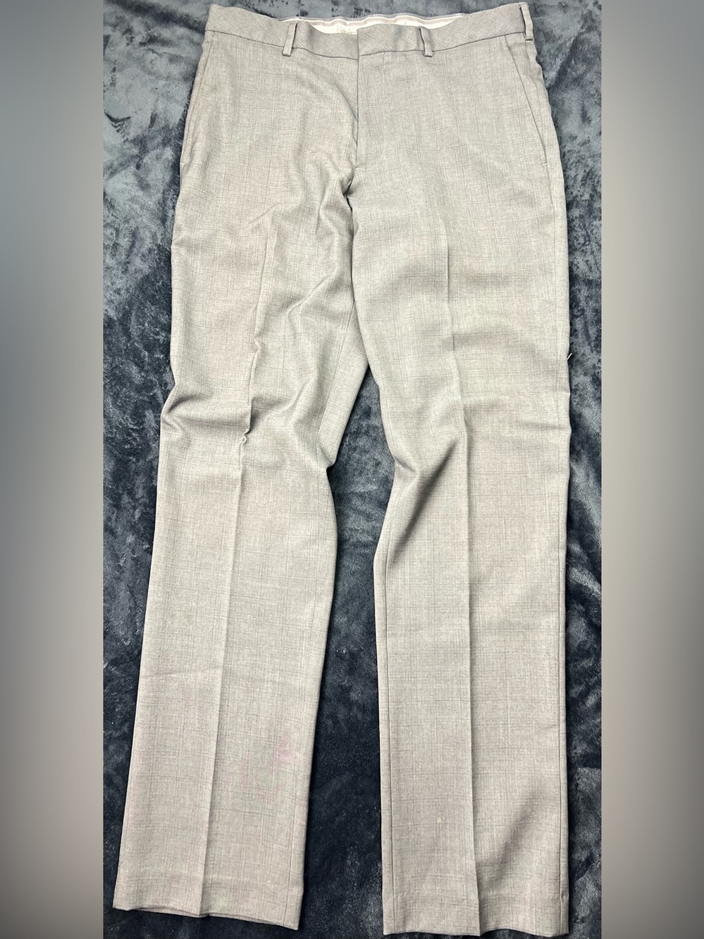 Walter Hagen Gray Dress Pants with Herringbone Waistband Detail
Size 34 x 34